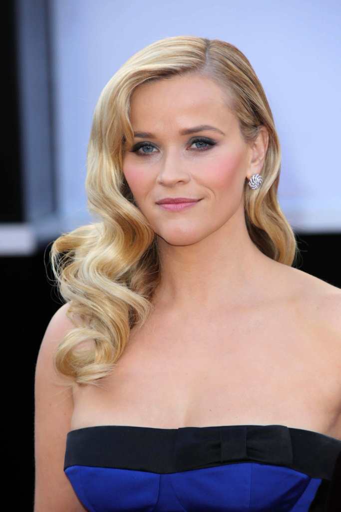 Reese Witherspoon nails the retro curls look perfectly TheFuss.co.uk