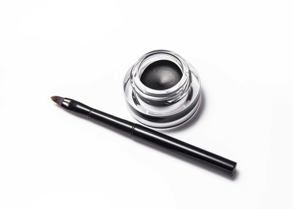 Is a gel eyeliner the best product for you? TheFuss.co.uk