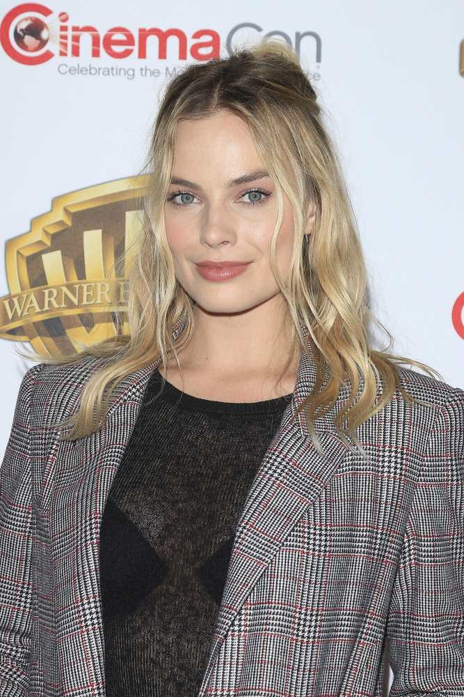 Margot Robbie: The ultimate bed hair inspiration TheFuss.co.uk
